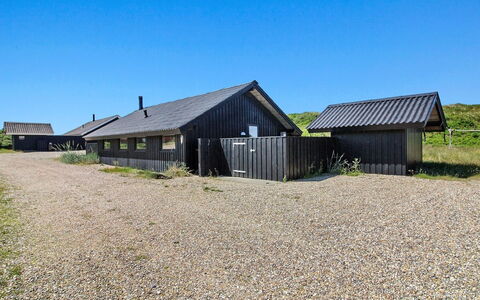 Auli - 200M from the Sea: Cottage, Shed, Hut, Farmhouse, Prairie, Shack, Barn, Log Cabin, Garden Buildings
