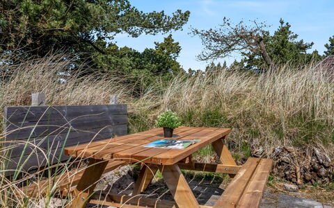 Etti - 1Km from the Sea: Shrub, Urban Design, Groundcover, Brick, Apartment, Estate, Brickwork, Balcony, Landscaping