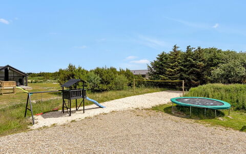 Janita - 800M from the Sea: Shrub, Urban Design, Groundcover, Brick, Apartment, Estate, Brickwork, Balcony, Landscaping