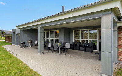 Janita - 800M from the Sea