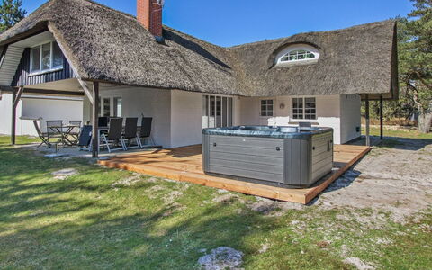 Terne - 1.2Km from the Sea: Cottage, Shed, Hut, Farmhouse, Prairie, Shack, Barn, Log Cabin, Garden Buildings