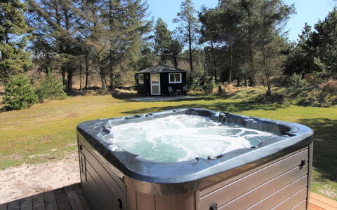 Terne - 1.2Km from the Sea: Cottage, Shed, Hut, Farmhouse, Prairie, Shack, Barn, Log Cabin, Garden Buildings