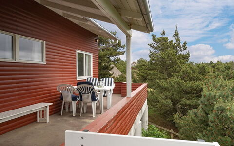 Taimi - 200M from the Sea: Wood, Porch, Home, Siding, Cottage, Slope, Shade, Deck, Wood Stain, Estate