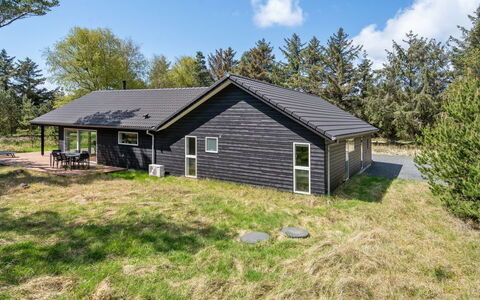 Delan - 1.3Km from the Sea: Estate, Farm