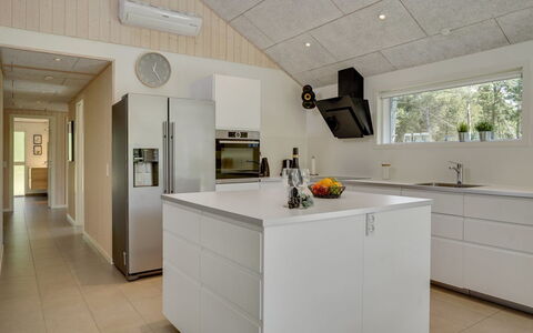 Delan - 1.3Km from the Sea: Kitchen, Flooring, Interior Design, Countertop, Cabinetry, Ceiling, Wood, Kitchen Appliance, Furniture, Floor