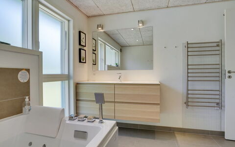 Delan - 1.3Km from the Sea: Interior Design, Flooring, Wall, Floor, Plumbing Fixture, Ceiling, Bathroom, Bathroom Cabinet, Room, Lighting