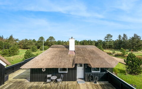 Hothbrod - 1.2Km from the Sea: Shrub, Urban Design, Groundcover, Brick, Apartment, Estate, Brickwork, Balcony, Landscaping