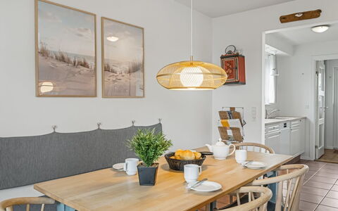Sote - 1.2Km from the Sea: Shrub, Urban Design, Groundcover, Brick, Apartment, Estate, Brickwork, Balcony, Landscaping