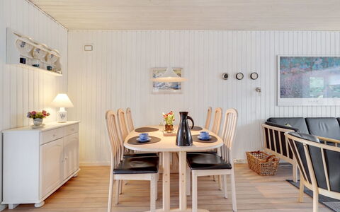 Sighmar - 900M from the Sea: Furniture, Wood, Interior Design, Flooring, Floor, Dining Room, Table, Ceiling, Room, Kitchen & Dining Room Table