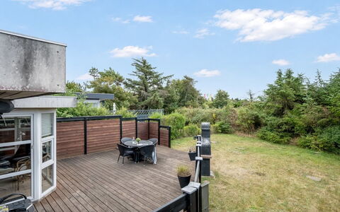 Sighmar - 900M from the Sea: Home, Garden, Deck, Balcony, Shade, Backyard, Yard, Estate, Landscaping, Hardwood