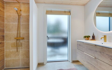 Reiko - 1.5Km from the Sea: Flooring, Wood, Floor, Plumbing Fixture, Plumbing, Bathroom Cabinet, Bathroom, Tap, Bathroom Sink, Wood Flooring