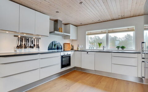 Reiko - 1.5Km from the Sea: Flooring, Interior Design, Wood, Wood Flooring, Ceiling, Floor, Kitchen, Cabinetry, Countertop, Home