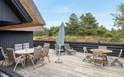 Reiko - 1.5Km from the Sea