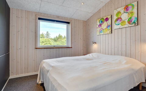 Siegfried - 500M from the Sea: Wood, Ceiling, Bedroom, Room, Plank, Wood Stain, Hardwood, Bedding, Wood Flooring, Light Fixture