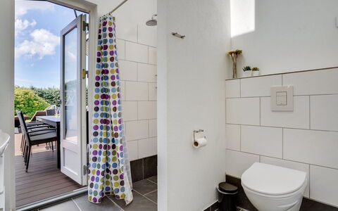 Siegfried - 500M from the Sea: Flooring, Floor, Interior Design, Plumbing Fixture, Composite Material, Bathroom, Toilet, Plumbing, Tile, Apartment