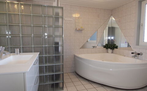 Emmarenze - 400M from the Sea: Flooring, Interior Design, Floor, Plumbing Fixture, Plumbing, Ceiling, Tile, Bathtub, Bathroom, Room