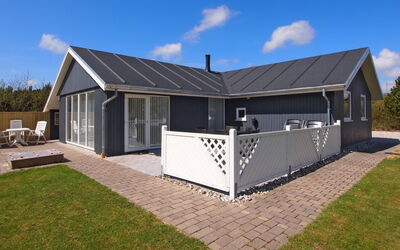 Emmarenze - 400M from the Sea