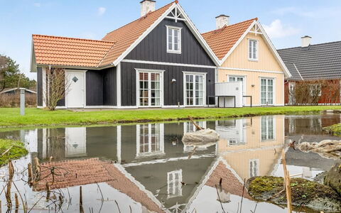 Folkmar - 800M from the Sea: Grass, House, Roof, Cottage, Home, Shrub, Farmhouse, Land Lot, Rural Area