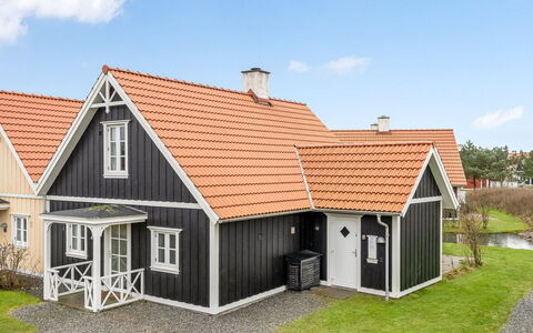 Folkmar - 800M from the Sea: Grass, House, Roof, Cottage, Home, Shrub, Farmhouse, Land Lot, Rural Area