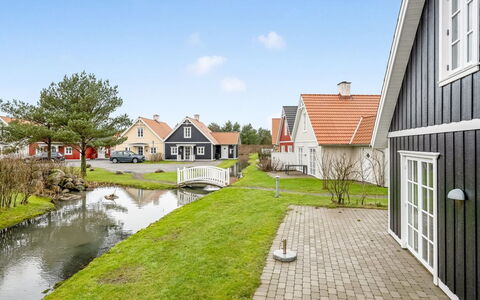 Folkmar - 800M from the Sea: Grass, House, Roof, Cottage, Home, Shrub, Farmhouse, Land Lot, Rural Area