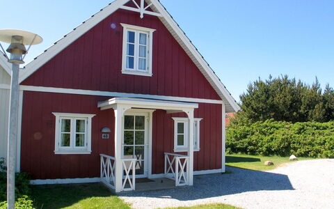 Thoran - from the Sea: Wood, Roof, Architecture, Home, House, Cottage, Siding, Hardwood, Slope, Estate
