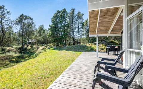 Abiorn - 2.5Km from the Sea: Home, Porch, Cottage, Hardwood, Shade, Plank, Deck, Wood Flooring, Estate, Design