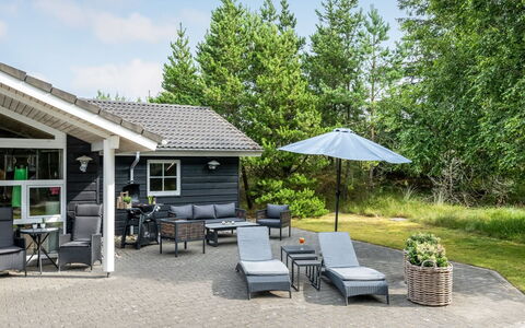 Tule - 1.2Km from the Sea: Cottage, Shed, Hut, Farmhouse, Prairie, Shack, Barn, Log Cabin, Garden Buildings