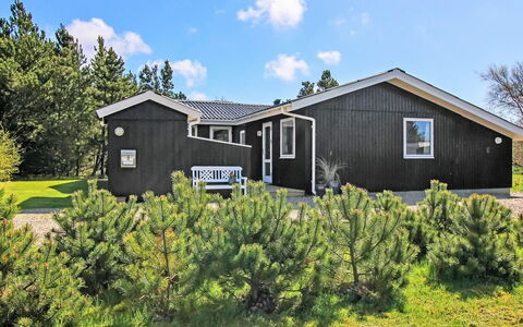 Aimo - 1.8Km from the Sea: House, Roof, Home, Cottage, Shed, Garden Buildings, Siding, Yard, Log Cabin, Hut
