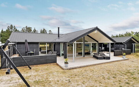 Fenno - 900M from the Sea: Cottage, Shed, Hut, Farmhouse, Prairie, Shack, Barn, Log Cabin, Garden Buildings