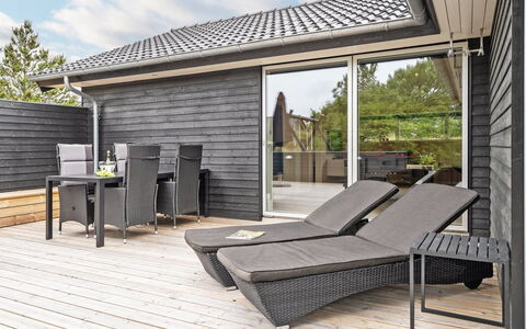 Fenno - 900M from the Sea: Cottage, Shed, Hut, Farmhouse, Prairie, Shack, Barn, Log Cabin, Garden Buildings