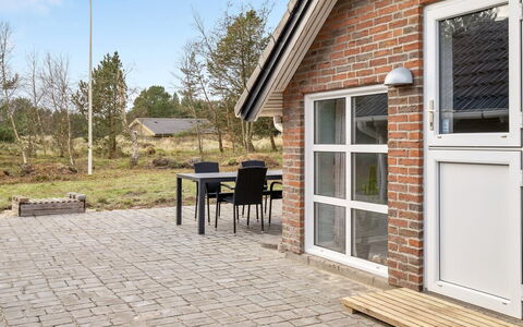 Lumi - 800M from the Sea: Cottage, Shed, Hut, Farmhouse, Prairie, Shack, Barn, Log Cabin, Garden Buildings