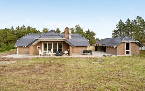 Lumi - 800M from the Sea: Cottage, Shed, Hut, Farmhouse, Prairie, Shack, Barn, Log Cabin, Garden Buildings