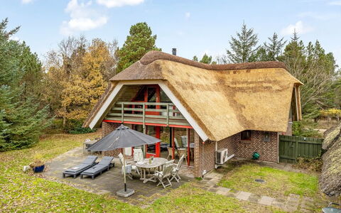 Alfons - 600M from the Sea: Roof, Cottage, Thatching, Village, Hut, Log Cabin, Farmhouse