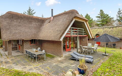 Alfons - 600M from the Sea: Roof, Cottage, Thatching, Hut, Farmhouse, Log Cabin