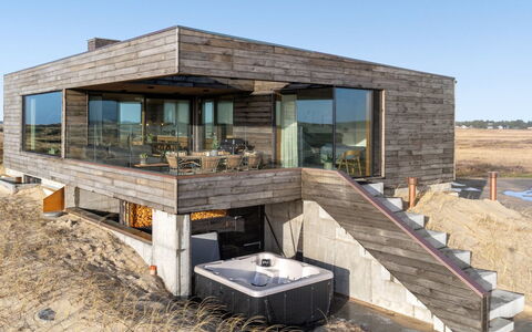 Caterina - 100M from the Sea: Wood, Sea, Cloud, Coastal And Oceanic Landforms, Deck, Ocean, Plank, Boardwalk, Coast, Hardwood