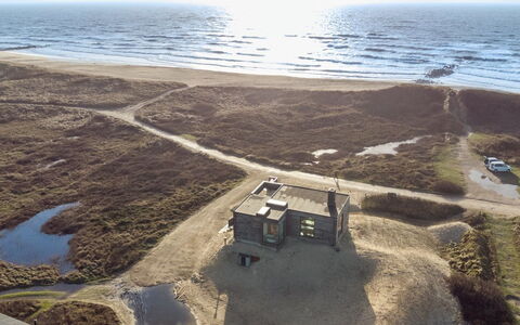 Caterina - 100M from the Sea: Shrub, Urban Design, Groundcover, Brick, Apartment, Estate, Brickwork, Balcony, Landscaping