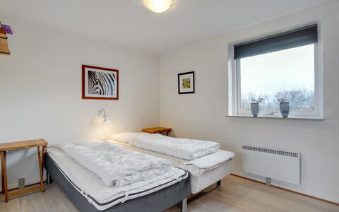 Dværg - 350M from the Sea: Wall, Bed, Bedroom, Wood, Interior Design, Furniture, Floor, Ceiling, Flooring, Bed Sheet