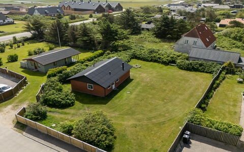 Dværg - 350M from the Sea: Roof, Residential Area, House, Landscape, Plain, Home, Land Lot, Rural Area, Human Settlement, Estate