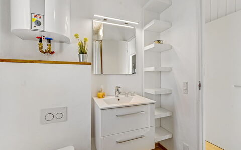 Thorgny - from the Sea: Wall, Plumbing Fixture, Flooring, Wood, Interior Design, Bathroom Cabinet, Floor, Bathroom, Bathroom Sink, Cabinetry