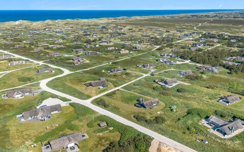 Franciska - 800M from the Sea: Roof, Land Lot, Cottage, Home, Rural Area, Shed, Siding, Garden Buildings, Log Cabin, Hut