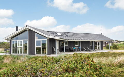 Luzia - 1.2Km from the Sea: House, Roof, Home, Cottage, Shed, Garden Buildings, Siding, Yard, Log Cabin, Hut