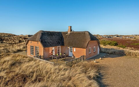 Hærulf - 300M from the Sea: Cottage, Shed, Hut, Farmhouse, Prairie, Shack, Barn, Log Cabin, Garden Buildings