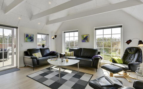 Didrika - 800M from the Sea: Grass, House, Roof, Home, Cottage, Shrub, Land Lot, Rural Area, Farmhouse, Groundcover