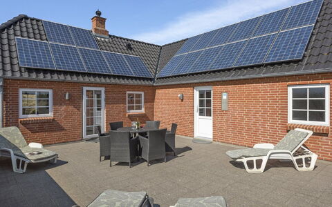 Didrika - 800M from the Sea: Grass, House, Roof, Home, Cottage, Shrub, Land Lot, Rural Area, Farmhouse, Groundcover
