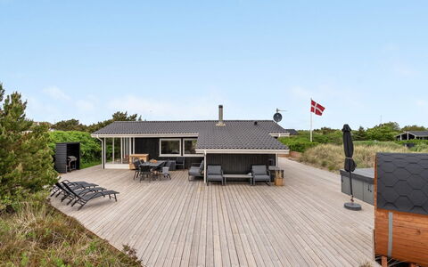 Rolfkarl - 500M from the Sea: Cottage, Shed, Hut, Farmhouse, Prairie, Shack, Barn, Log Cabin, Garden Buildings