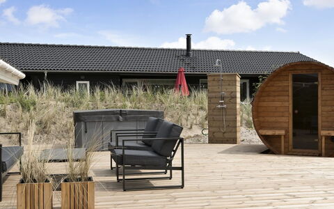 Rolfkarl - 500M from the Sea: Cottage, Shed, Hut, Farmhouse, Prairie, Shack, Barn, Log Cabin, Garden Buildings