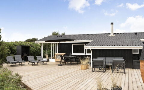 Rolfkarl - 500M from the Sea: Cottage, Shed, Hut, Farmhouse, Prairie, Shack, Barn, Log Cabin, Garden Buildings