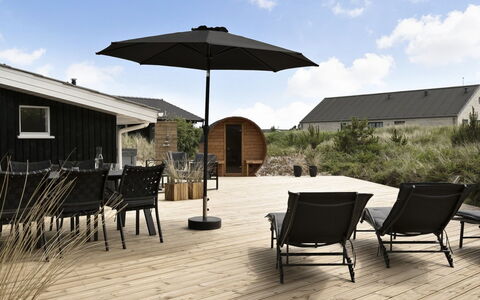 Rolfkarl - 500M from the Sea: Cottage, Shed, Hut, Farmhouse, Prairie, Shack, Barn, Log Cabin, Garden Buildings