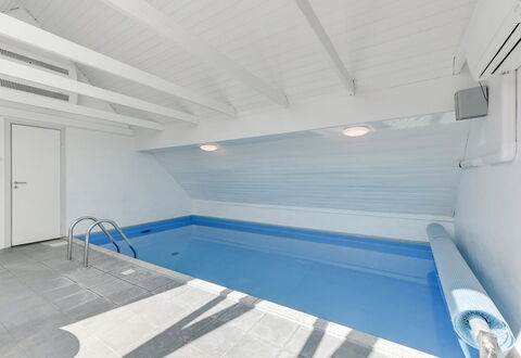 Laetitita - from the Sea: Flooring, Floor, Ceiling, Composite Material, Swimming Pool, Attic, Design, Daylighting, Resort, Hotel