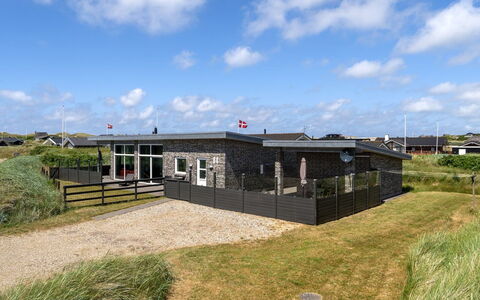 Synthia - 300M from the Sea: Estate, Farm